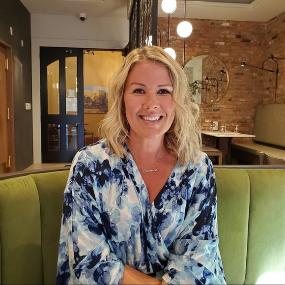 Meet your Posher, Christina - Picture 1 of 1